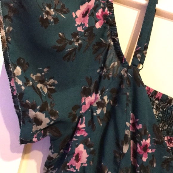 Torrid size 2 top. - Picture 4 of 8